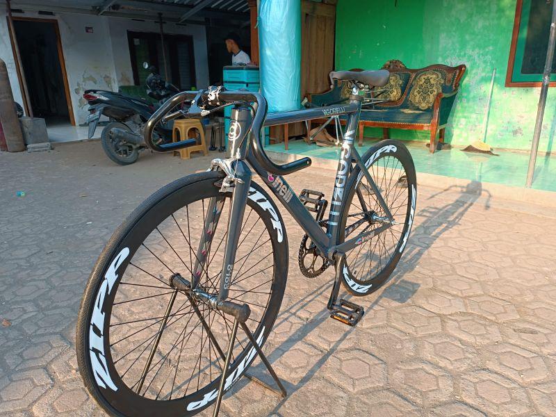 Product detail media - 2