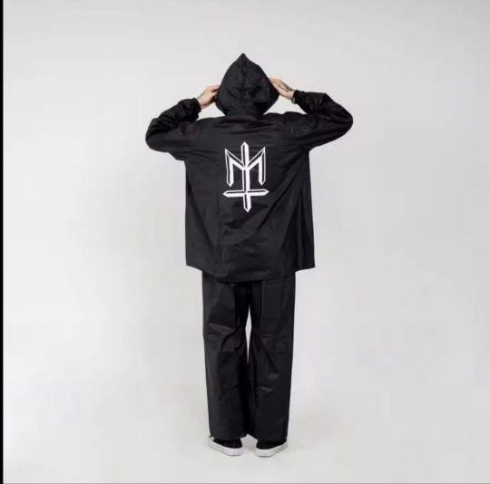 Product detail media - 1